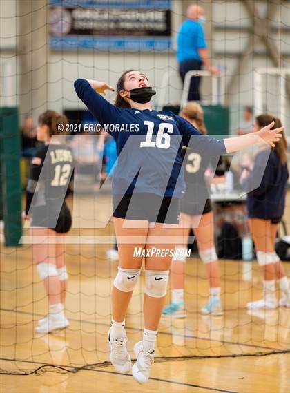 Thumbnail 1 in Mater Dei Catholic vs Granite Hills (Southern California Invitational) photogallery.