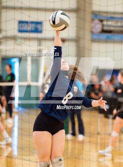 Thumbnail 1 in Mater Dei Catholic vs Granite Hills (Southern California Invitational) photogallery.