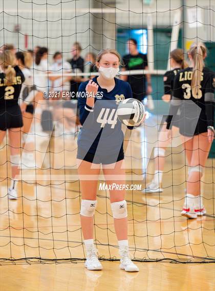 Thumbnail 1 in Mater Dei Catholic vs Granite Hills (Southern California Invitational) photogallery.