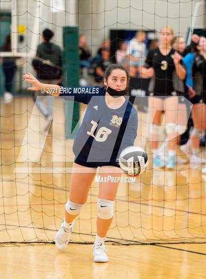 Thumbnail 1 in Mater Dei Catholic vs Granite Hills (Southern California Invitational) photogallery.