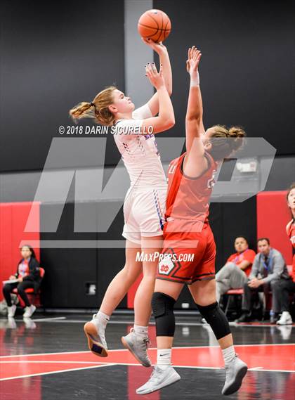 Thumbnail 2 in Mater Dei @ Cherry Creek (Nike Tournament of Champions) photogallery.