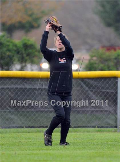 Thumbnail 1 in Anderson County vs. Lenoir City (AC Invitational) photogallery.