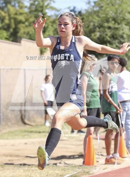 Thumbnail 2 in Sac Joaquin Section Finals photogallery.