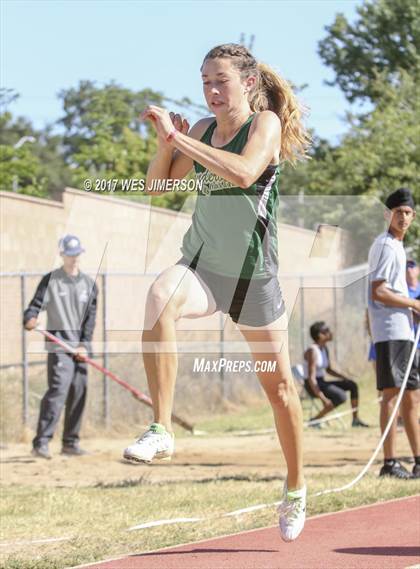 Thumbnail 2 in Sac Joaquin Section Finals photogallery.