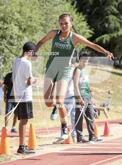 Thumbnail 2 in Sac Joaquin Section Finals photogallery.
