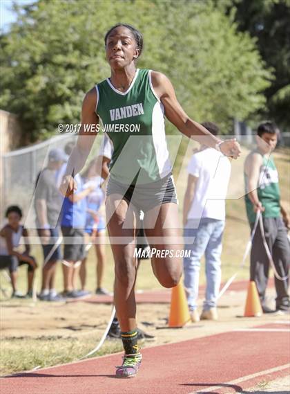 Thumbnail 3 in Sac Joaquin Section Finals photogallery.