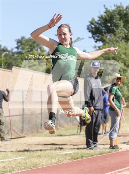 Thumbnail 2 in Sac Joaquin Section Finals photogallery.