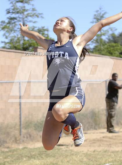 Thumbnail 2 in Sac Joaquin Section Finals photogallery.