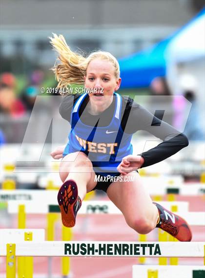 Thumbnail 1 in RH Comet Relays photogallery.