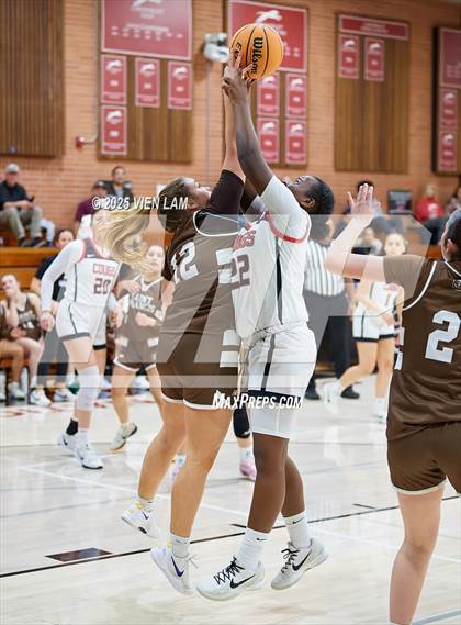 Thumbnail 2 in Saint Francis @ Carondelet (CIF NorCal Division 1 Round 1) photogallery.