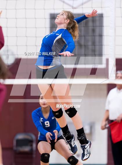 Thumbnail 2 in Sacred Heart Prep vs. King City (CIF CCS D4 Semifinal) photogallery.