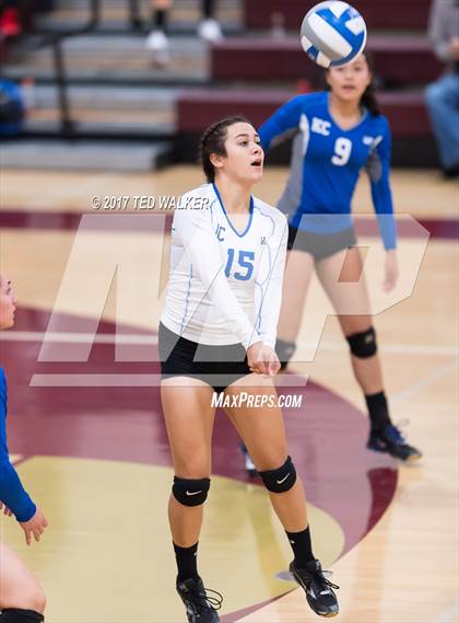 Thumbnail 2 in Sacred Heart Prep vs. King City (CIF CCS D4 Semifinal) photogallery.