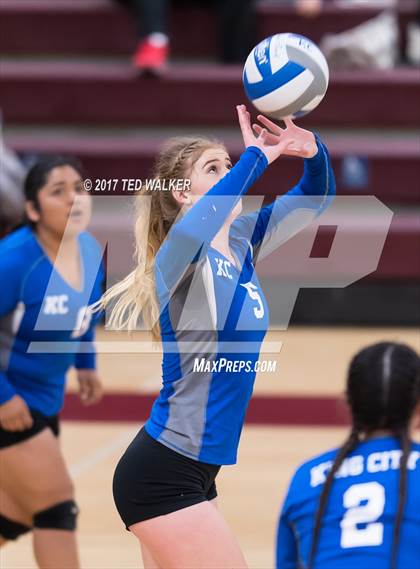 Thumbnail 2 in Sacred Heart Prep vs. King City (CIF CCS D4 Semifinal) photogallery.