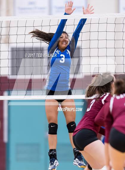 Thumbnail 1 in Sacred Heart Prep vs. King City (CIF CCS D4 Semifinal) photogallery.
