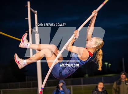 Thumbnail 2 in Dick Houston Relays photogallery.
