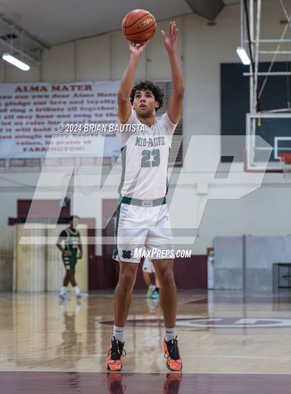 Thumbnail 2 in Moreau Catholic vs. Mid-Pacific Institute (Merv Lopes Classic) photogallery.