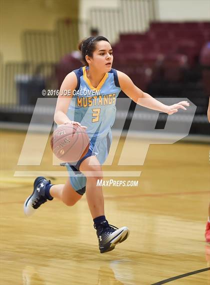 Thumbnail 2 in McAllen Memorial Vs Lee [Robert E.] (NEISD Invitational) photogallery.