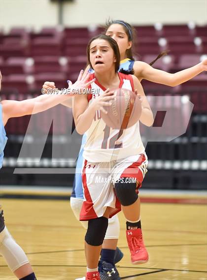 Thumbnail 2 in McAllen Memorial Vs Lee [Robert E.] (NEISD Invitational) photogallery.