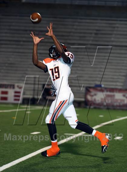 Thumbnail 2 in Argyle vs. Gilmer (UIL 3A Division 2 Regional Playoff) photogallery.