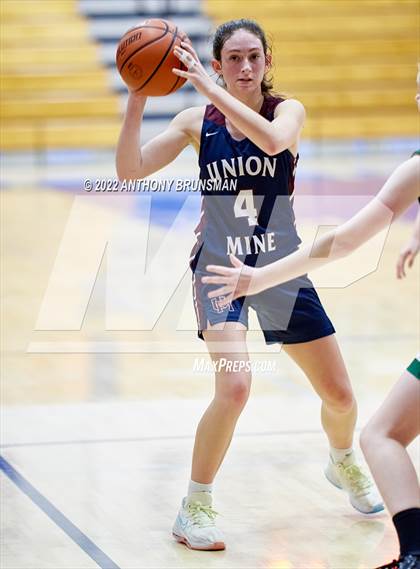 Thumbnail 1 in Twelve Bridges vs. Union Mine (Jan Vitell Tournament) photogallery.