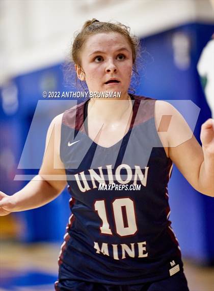Thumbnail 2 in Twelve Bridges vs. Union Mine (Jan Vitell Tournament) photogallery.