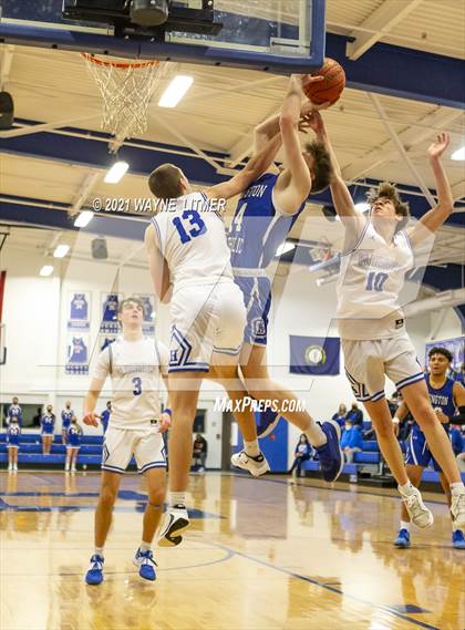 Thumbnail 2 in Covington Catholic @ Highlands photogallery.