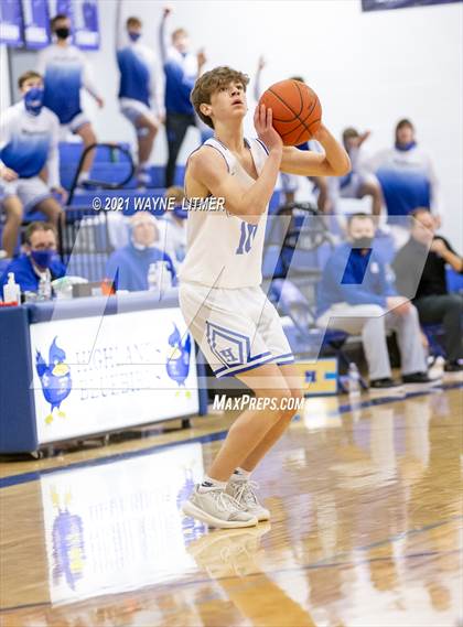 Thumbnail 1 in Covington Catholic @ Highlands photogallery.