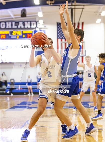 Thumbnail 3 in Covington Catholic @ Highlands photogallery.