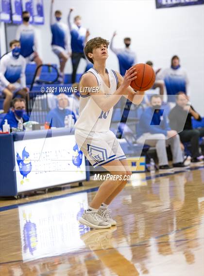 Thumbnail 1 in Covington Catholic @ Highlands photogallery.