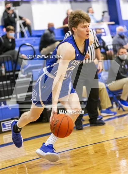 Thumbnail 3 in Covington Catholic @ Highlands photogallery.