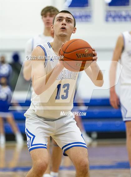 Thumbnail 1 in Covington Catholic @ Highlands photogallery.