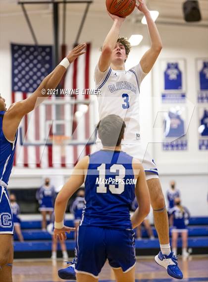 Thumbnail 1 in Covington Catholic @ Highlands photogallery.