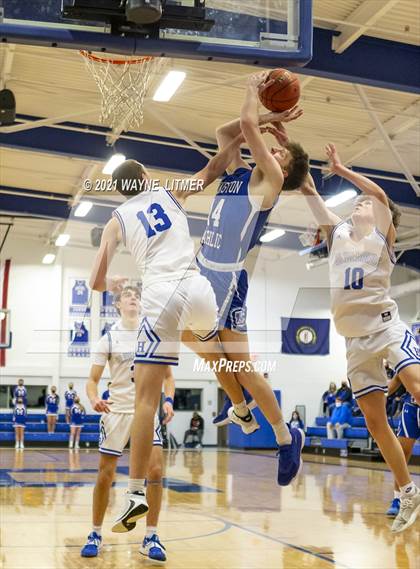 Thumbnail 2 in Covington Catholic @ Highlands photogallery.