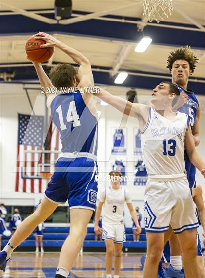 Thumbnail 1 in Covington Catholic @ Highlands photogallery.