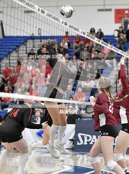 Thumbnail 2 in Esperanza vs. Murrieta Valley (CIF-SS D2 Final) photogallery.