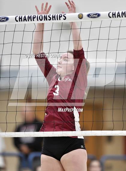 Thumbnail 1 in Esperanza vs. Murrieta Valley (CIF-SS D2 Final) photogallery.