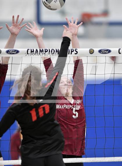 Thumbnail 2 in Esperanza vs. Murrieta Valley (CIF-SS D2 Final) photogallery.