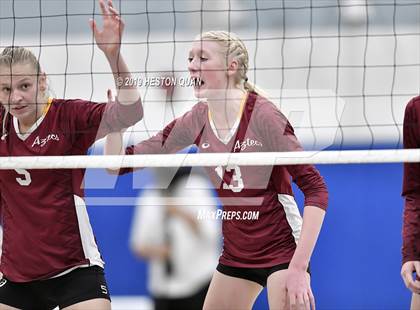 Thumbnail 2 in Esperanza vs. Murrieta Valley (CIF-SS D2 Final) photogallery.