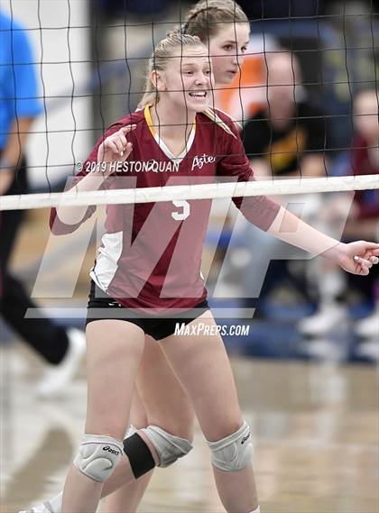Thumbnail 1 in Esperanza vs. Murrieta Valley (CIF-SS D2 Final) photogallery.
