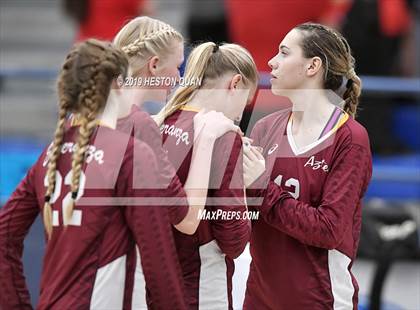 Thumbnail 2 in Esperanza vs. Murrieta Valley (CIF-SS D2 Final) photogallery.
