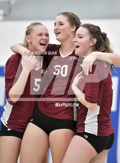 Thumbnail 2 in Esperanza vs. Murrieta Valley (CIF-SS D2 Final) photogallery.