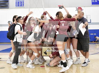 Thumbnail 2 in Esperanza vs. Murrieta Valley (CIF-SS D2 Final) photogallery.