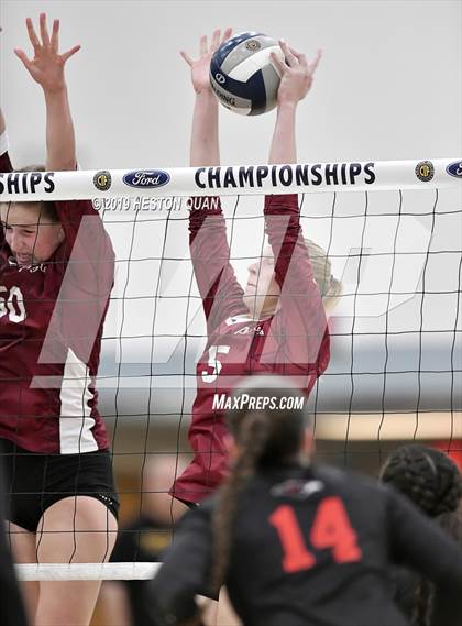 Thumbnail 2 in Esperanza vs. Murrieta Valley (CIF-SS D2 Final) photogallery.