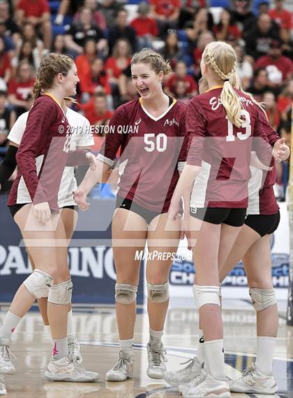 Thumbnail 2 in Esperanza vs. Murrieta Valley (CIF-SS D2 Final) photogallery.
