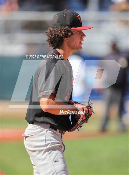 Thumbnail 2 in Taft vs Carson (CIF LACS D1 Semi-Final) photogallery.