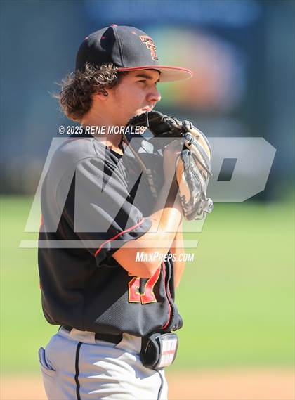 Thumbnail 2 in Taft vs Carson (CIF LACS D1 Semi-Final) photogallery.