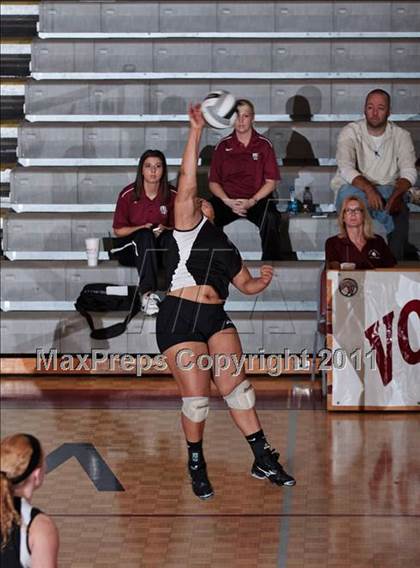 Thumbnail 3 in Sevier County vs. Dobyns-Bennett (1AAA Playoffs) photogallery.