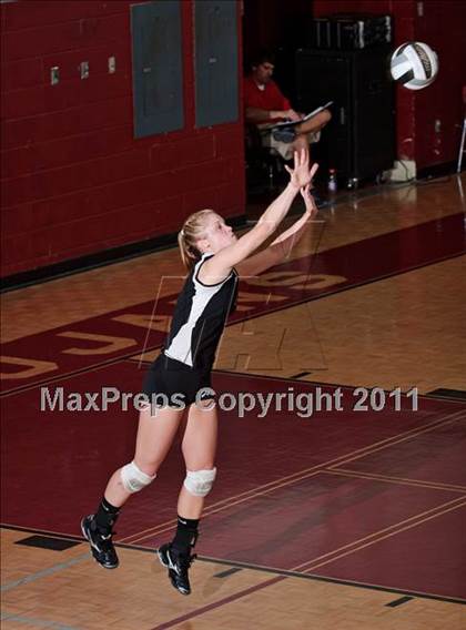 Thumbnail 3 in Sevier County vs. Dobyns-Bennett (1AAA Playoffs) photogallery.