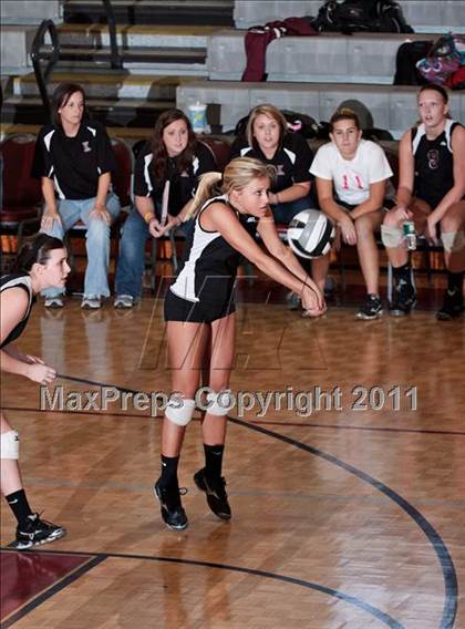 Thumbnail 3 in Sevier County vs. Dobyns-Bennett (1AAA Playoffs) photogallery.