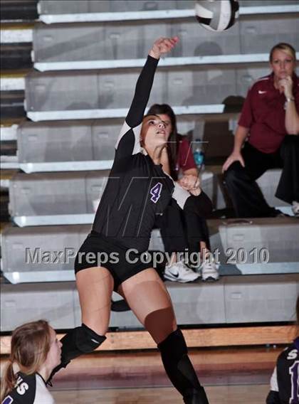 Thumbnail 2 in Sevier County vs. Dobyns-Bennett (1AAA Playoffs) photogallery.